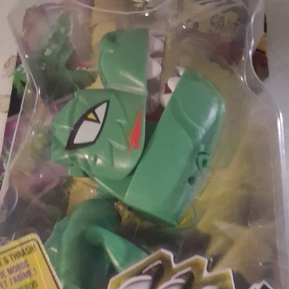 NEW WowWee Untamed Bite Club Crocodile - Chomp (Green) - Picture 3 of 5